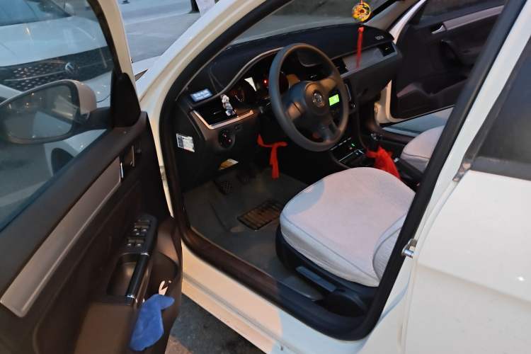 Used Volkswagen Bora 2013 1.6L Manual Fashion Edition
