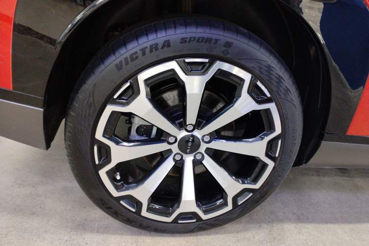 Used AION V 2024 Aion Tyrannosaurus 650 LiDAR Edition