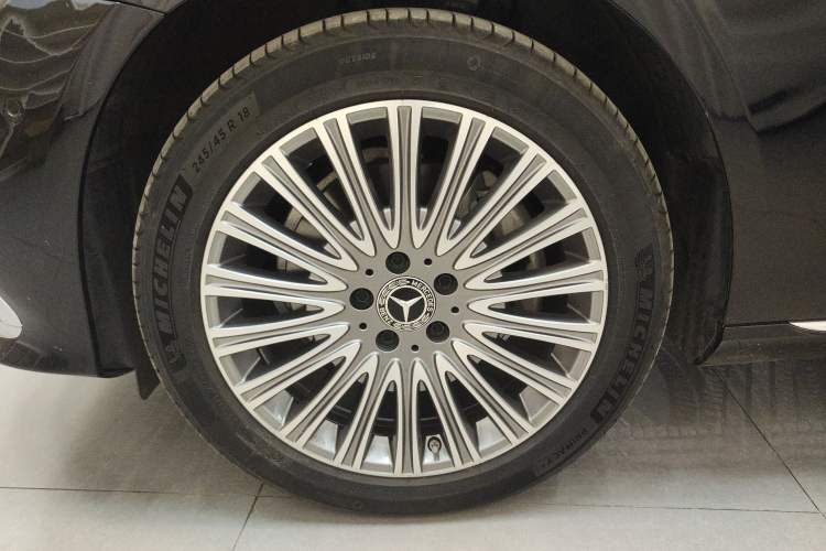 Used Mercedes-Benz E-Class 2023 E 300 L Stylish Model Left Front Wheel Hub