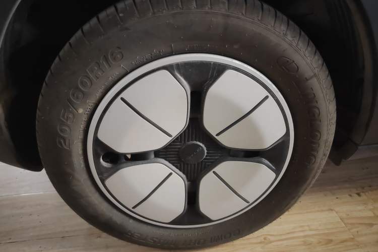 Used Geely Galaxy Geome 2025 310km Youth Edition Exterior 5