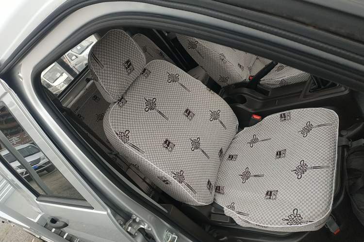 Used Wuling Rongguang New Truck 2021 1.8L Base Model Double-Cab with Dual Rear Wheels LJ479Q6