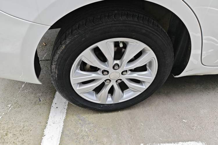 Used Buick GT 2021 Revised Version Flagship 1.5L Automatic Elite Edition Right Rear Wheel Hub