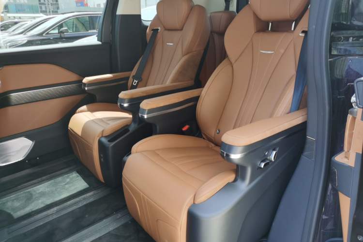 Used Hongqi HQ9 PHEV 2024 2.0T Four-Wheel Drive Business Edition