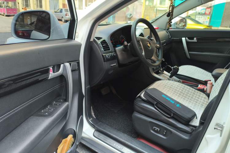 Used Chevrolet Captiva 2014 2.4L 4x4 Flagship Edition 7 Seats
