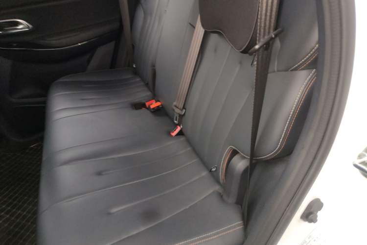 Used CHANGAN OSHAN X7 2020 1.5T Automatic Luxury Model Left Rear Seat