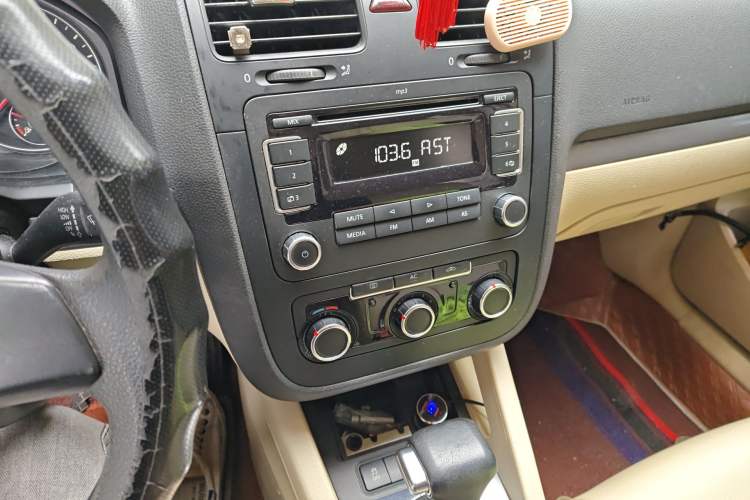 Used Volkswagen Sagitar 2011 1.6L Automatic Fashion Edition
