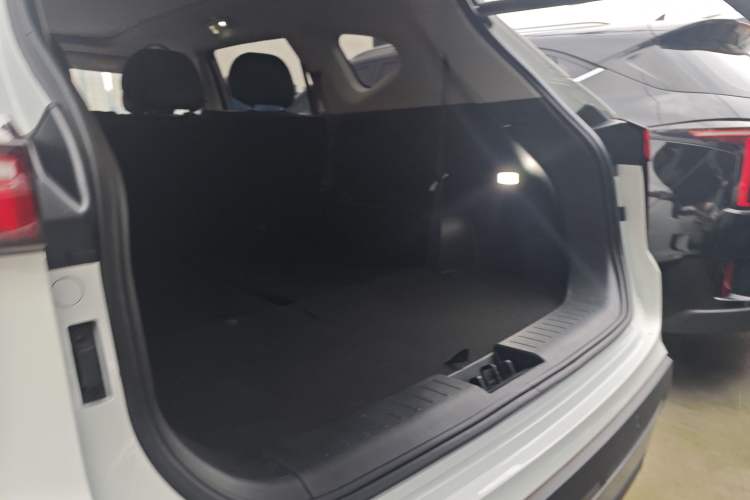 Used SOL X8 PLUS 2023 1.5 TGDI DCT Smart Edition 7-Seater