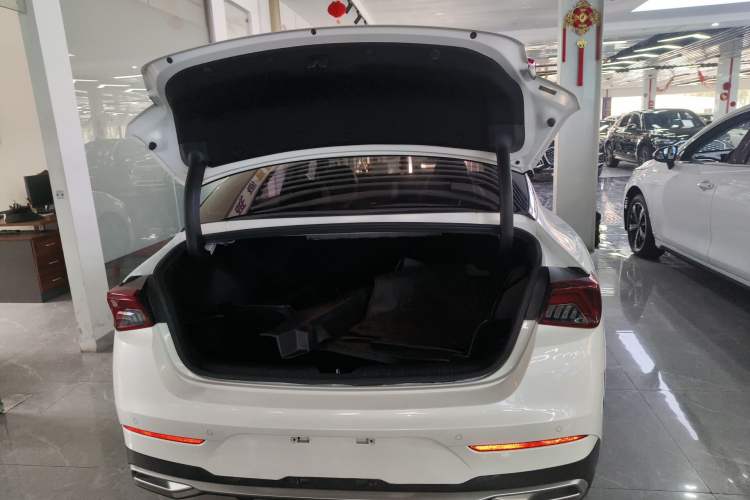 Used Kia K5 2020 270T CVVD Luxury Edition Trunk