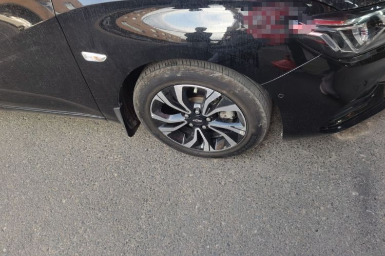 Used Chevrolet Monza 2020 Light Hybrid RS 330T Automatic Thrill Edition Right Front Wheel Hub