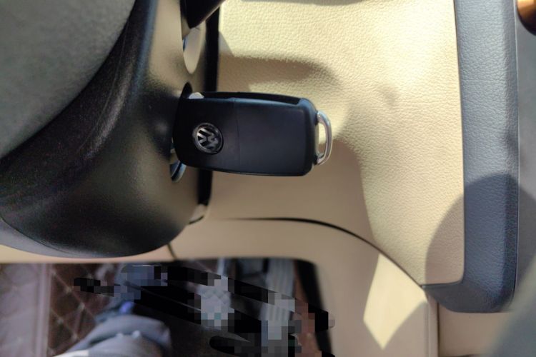 Used Volkswagen Touran 2011 1.4T Manual ZhiShang Edition 5-seater
