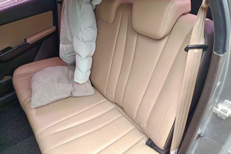 Used Baojun 310W 2017 1.5L Manual Fashion Model China V Left Rear Seat