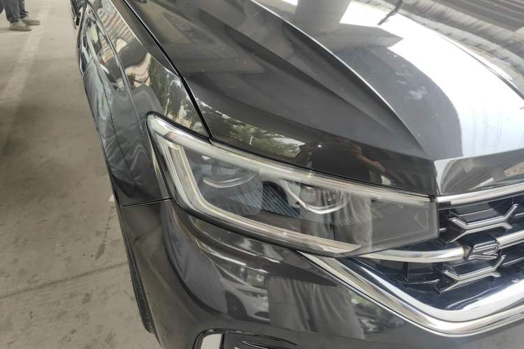 Used Volkswagen Tayron 2023 Revised Version 380TSI All-Wheel Drive R-Line High-Energy Edition Right Front Headlight