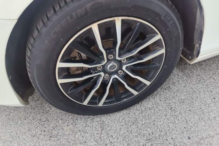 Used Volvo V40 2017 T3 Zhiyi Edition
