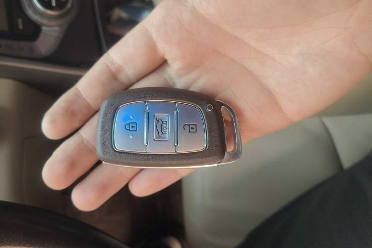 Used Hyundai Elantra (5th Generation / Langdong) 2015 1.6L Automatic Luxury Model
