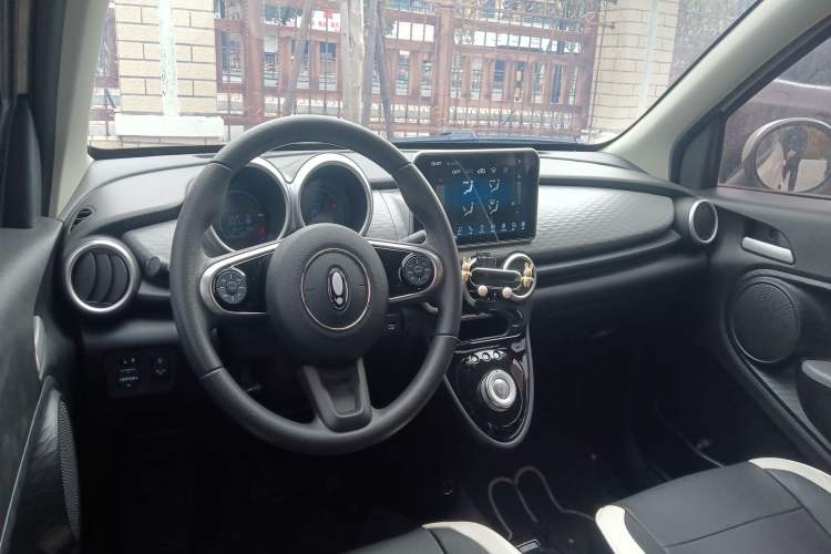 Used ORA Black Cat 2021 301 km Basic Version