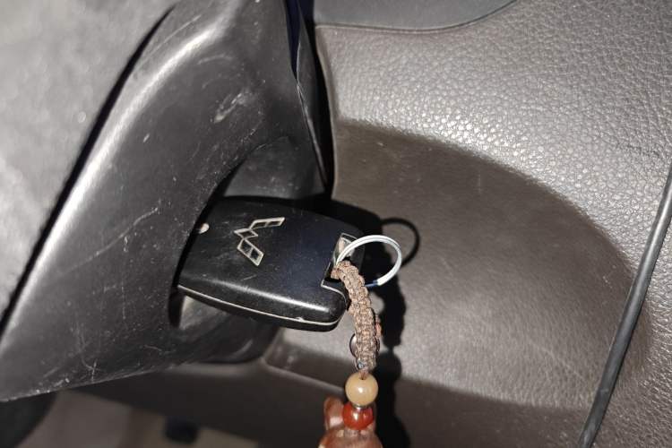 Used Wuling Rongguang V 2015 1.5L Standard Version Vehicle Key