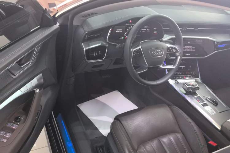 Used Audi A7L 2024 45TFSI quattro S-line Visionary Edition Flow Crystal Package