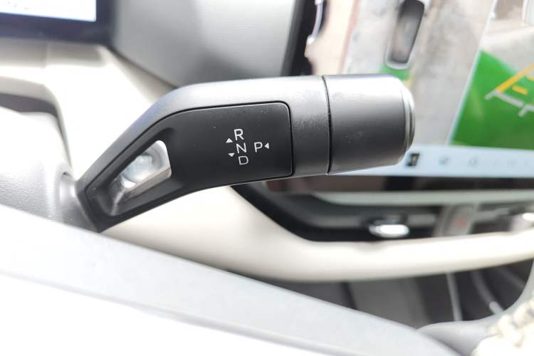 Used Lynk & Co 06 EM-P 2023 EM-P 126 Long-Range Halo Gear Lever