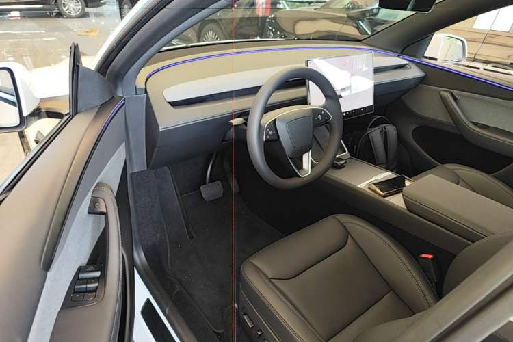 Used Tesla Model Y 2026 Rear-Drive Model
