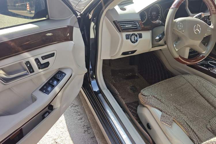 Used Mercedes-Benz E-Class 2013 E 260 L CGI Elegant Model
