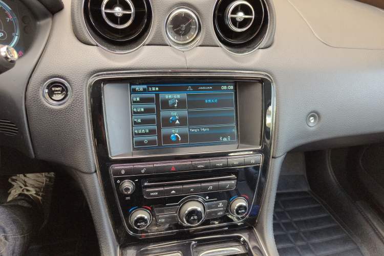 Used Jaguar XJ 2015 XJL 2.0T Two-Wheel-Drive Elegant Business Edition Audio And AC Panel