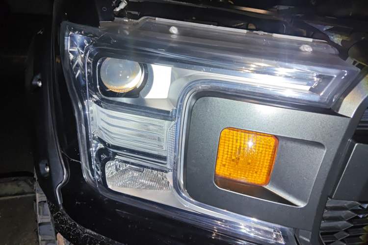 Used Ford F-150 Raptor 2019 3.5T LTD Right Front Headlight