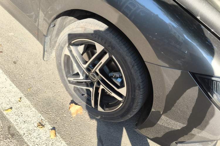 Used Roewe D7 2023 DMH 125km Superior Edition