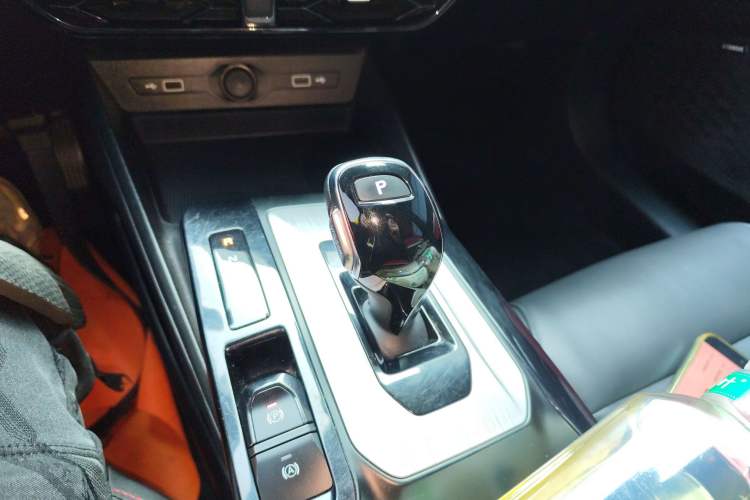 Used MG 5 2022 300TGI DCT Chao Yue Flagship Edition