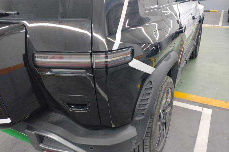 Used Formula Leopard Titanium 3 2025 501KM All-Wheel Drive Intelligent Driving Ultra Version