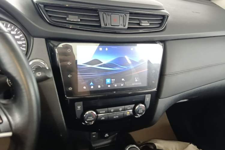 Used Nissan X-Trail 2021 2.0L CVT 2WD XL Premium SmartConnect Deluxe Edition Audio And AC Panel