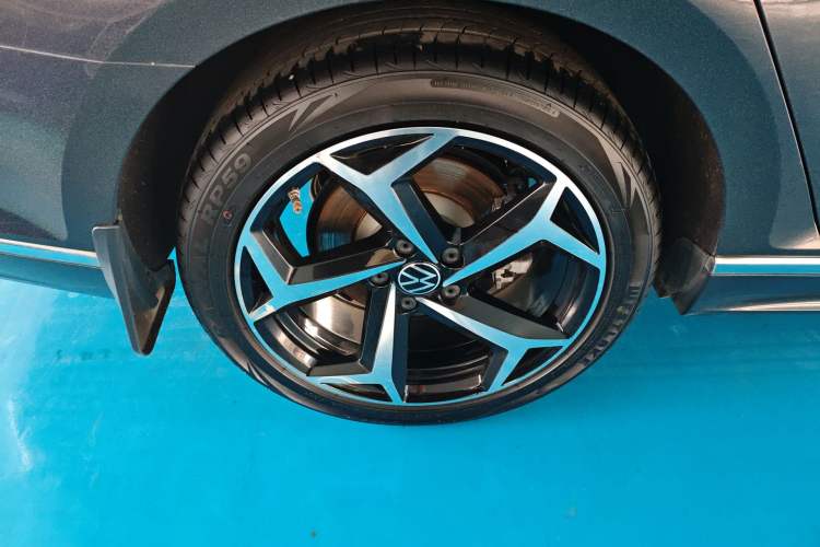 Used Volkswagen Magotan 2023 2 Million Units Commemorative Edition 330TSI DSG Luxury Version Exterior 5