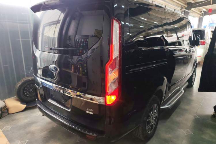 Used Ford Tourneo Custom 2017 2.0T Automatic Business Class Version
