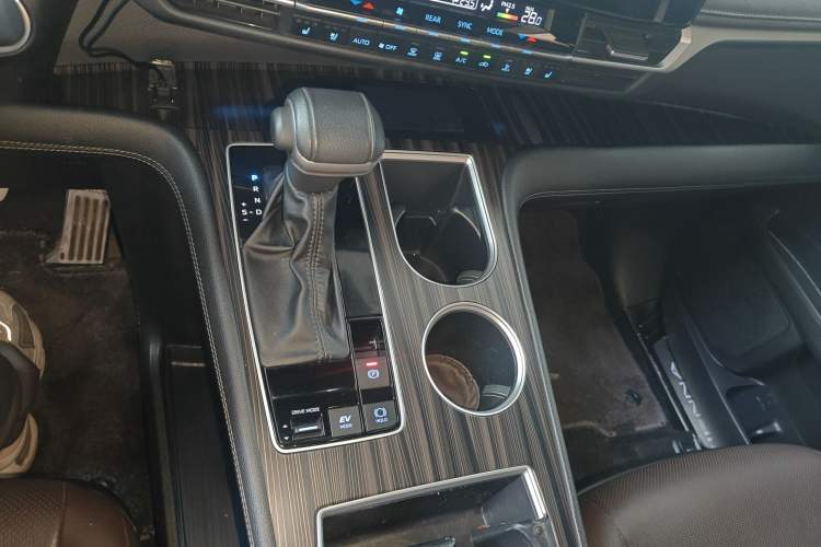 Used Toyota SIENNA 2021 2.5L Hybrid Platinum Edition
