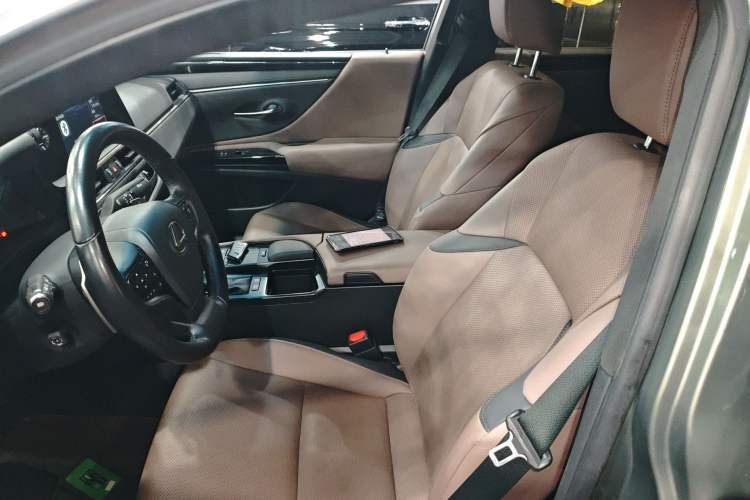 Used Lexus ES 2021 200 Excellence Edition