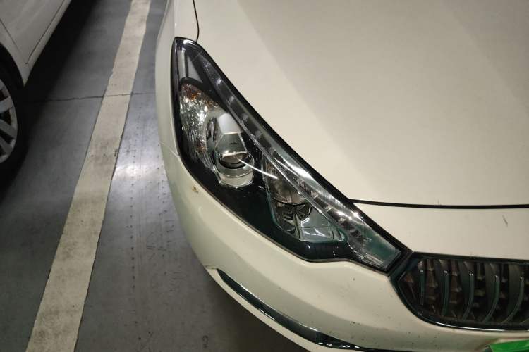 Used Kia K3 2013 1.6L Automatic GLS Right Front Headlight