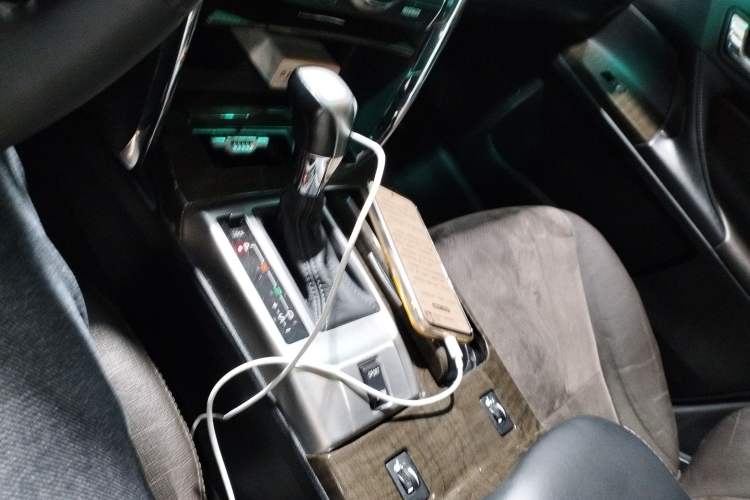 Used Toyota Reiz 2013 2.5V Shangrui Edition Gear Lever