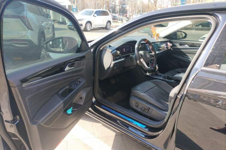 Used Volkswagen Passat 2022 330TSI Starry Luxury Edition