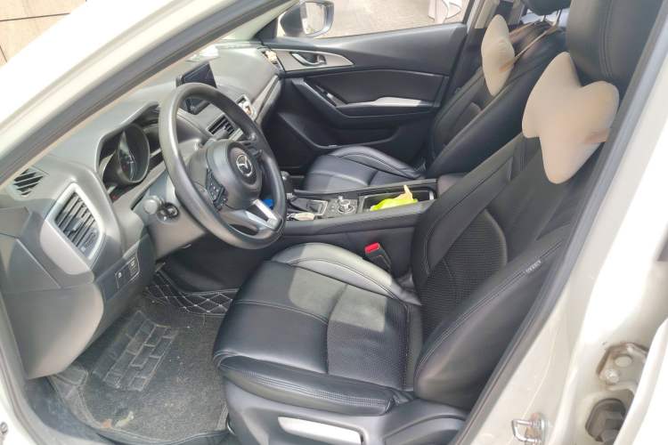 Used Mazda 3 Axela 2017 Sedan 1.5L Automatic Luxury Model Emission Standard China V
