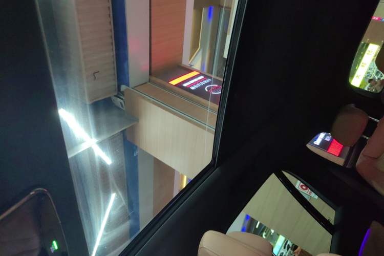 Used Nio ES8 2020 415 km Range 7-Seater Version Headliner