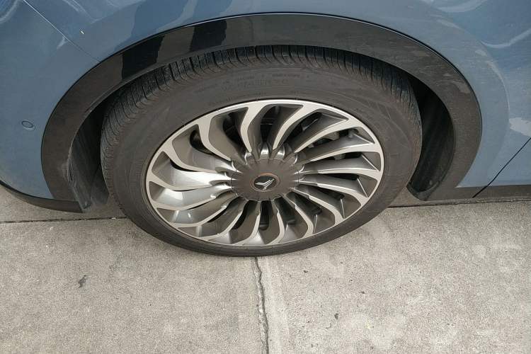 Used VOYAH FREE 2021 Four-Wheel Drive Standard Range-Extended Exclusive Luxury Package
