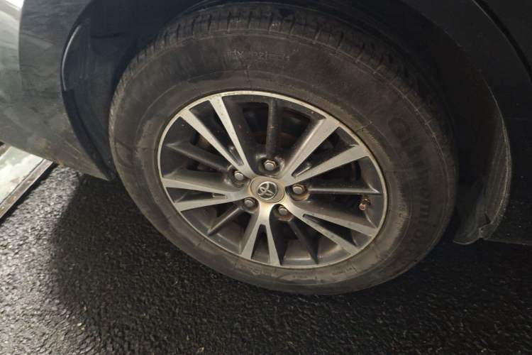 Used Toyota Levin 2016 Dual-Engine 1.8H GS E-CVT Elite Model with Sunroof