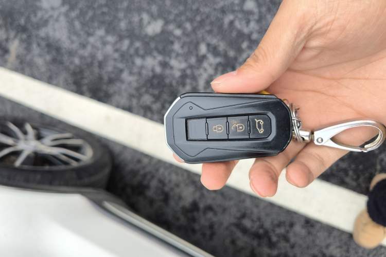 Used JMC Yusheng S330 2016 1.5L GTDi Automatic Two-Wheel Drive Flagship Edition