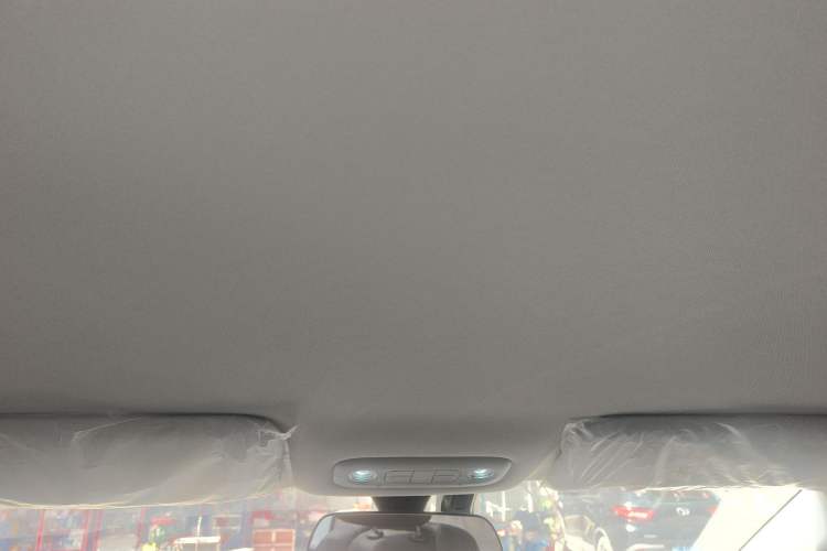 Used Wuling Starlight 730 2025 Model Pure Electric 500km Luxury Edition
