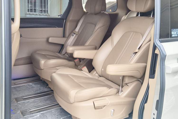 Used Buick GL8 2021 ES Land Cruiser 653T Luxury Edition