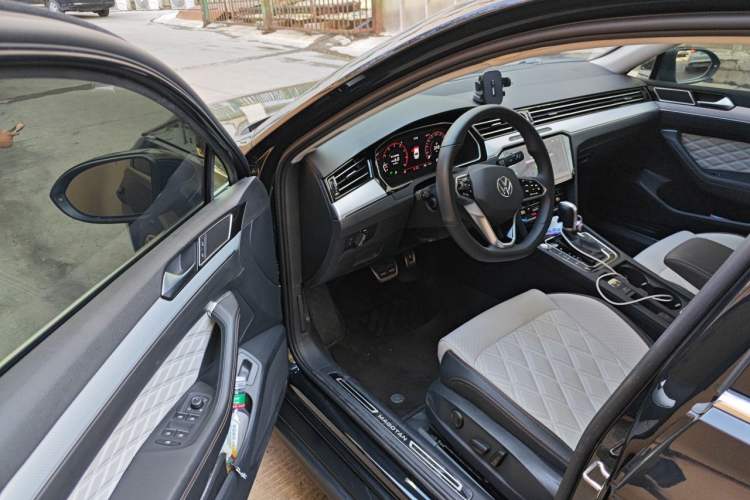 Used Volkswagen Magotan 2023 2 Million Units Commemorative Edition 330TSI DSG Luxury Version