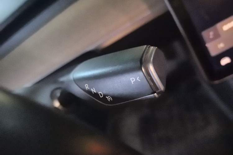 Used Tesla Model 3 2019 Long-Range Rear-Wheel-Drive Version