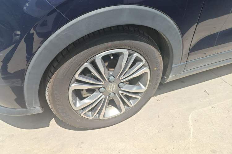 Used Leapmotor T03 2021 400 Lite Edition - Lithium-Ion Battery Left Front Wheel Hub