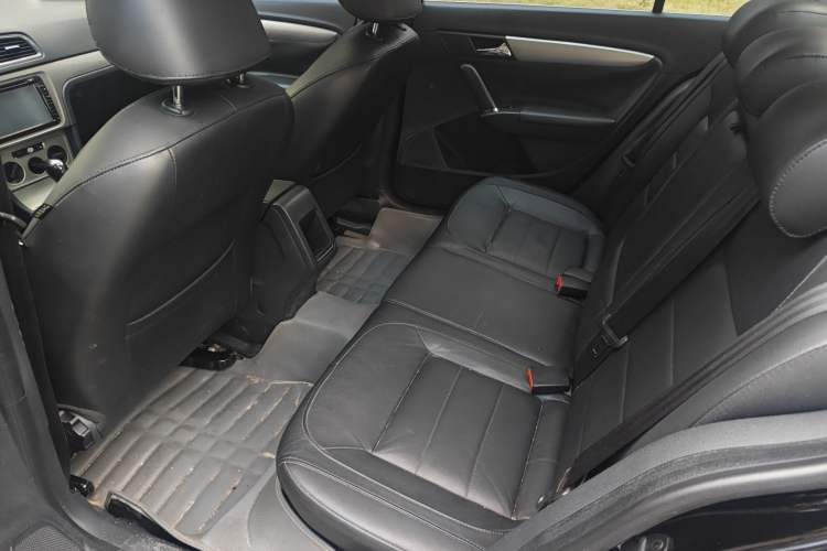 Used Volkswagen Lavida 2013 Restyled Classic 1.6L Automatic Comfort Edition
