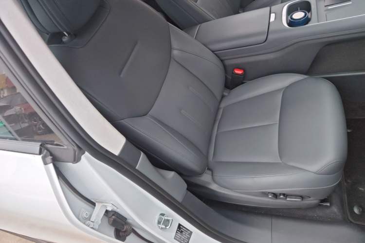 Used XPeng G6 2025 625 Long-Range Max Flagship Edition Right Front Seat