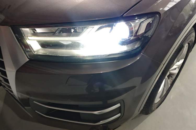 Used Audi Q7 2016 45 TFSI Technology Edition Left Front Headlight